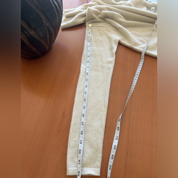 2 Ply 100% Cashmere Valerie Stevens Turtleneck - Picture 6 of 7